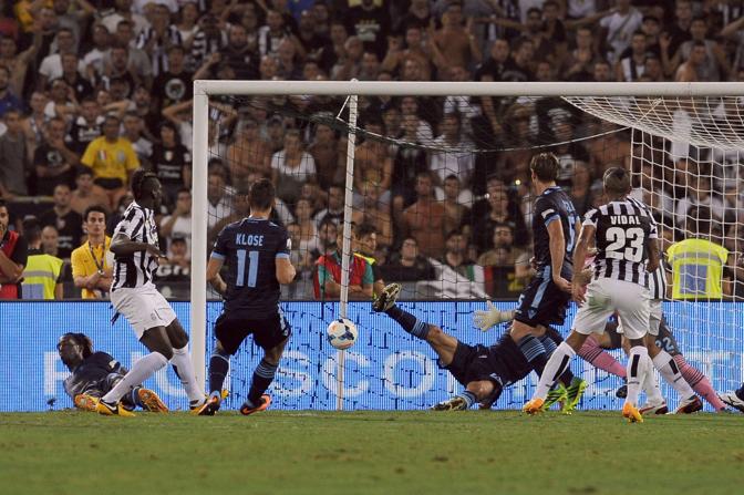 Supercoppa. All'Olimpico in campo Juventus e Lazio. Al 23' del primo tempo Pogba sblocca il risultato. LaPresse
